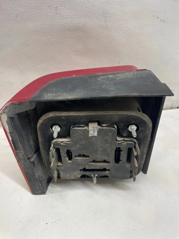 Piloto trasero derecho Volkswagen Multivan T4 1995 701945257 DTS3985 Foto 4 de 4