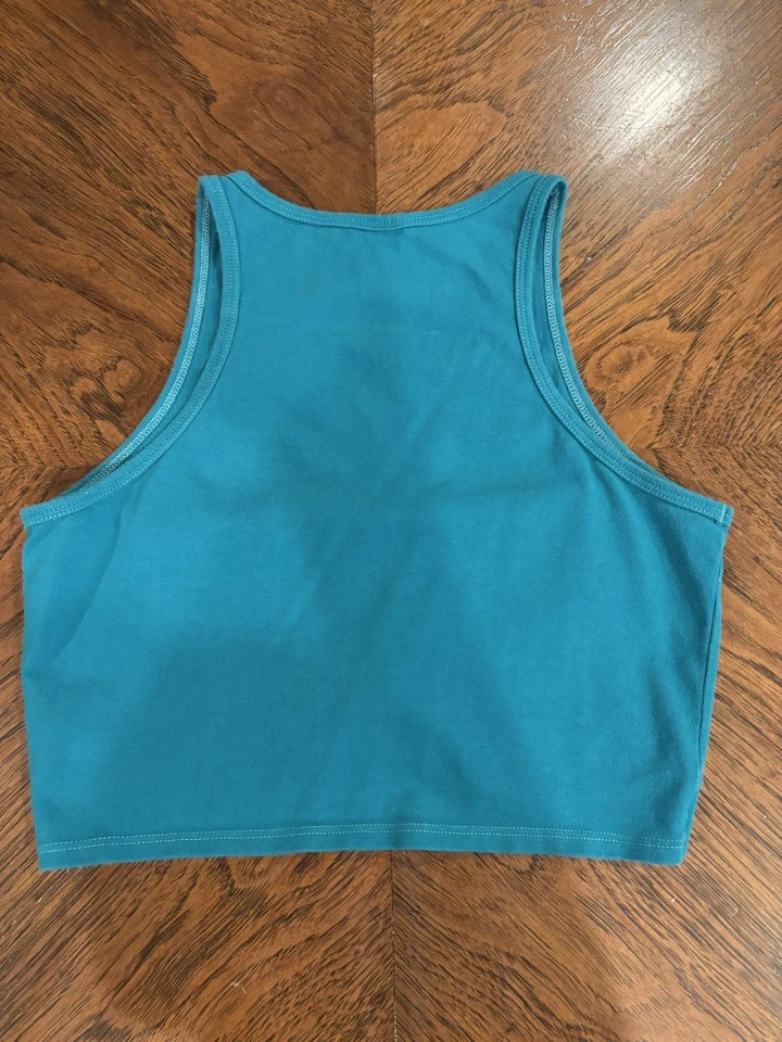 Camiseta regata Zumba cropped usada gola alta ajustada borboleta turquesa - Imagem 3 de 4