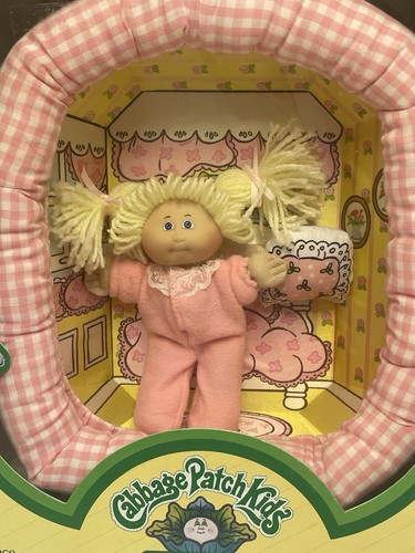 Vtg Cabbage Patch Kids Pin-Ups 1983 Coleco 3934 Ellen Mona Bedroom - Picture 2 of 14