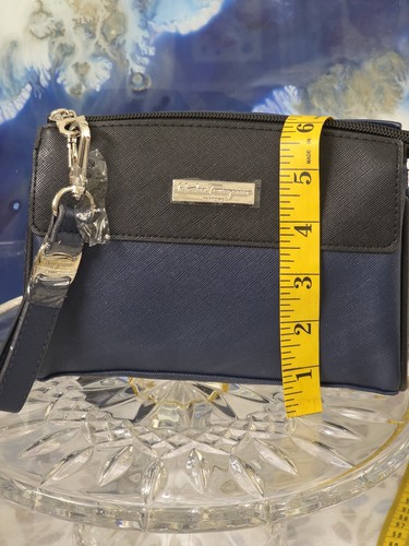 Salvatore Ferragamo Women's Clutch bags - Navy/Black x Eva Air Bag - Picture 2 of 7