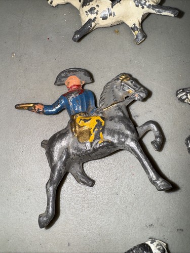 5 Manoil Barclay Lead Toy Masked Cowboy Horse, Indian, Cavalry, Soldier - Picture 4 of 12