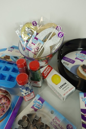 Cake And Cupcake Decorating Baking Supplies Tools Baked with Love Lot 30 Items - 第 6/9 張圖片