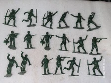 Marx Recast Boonesboro Pioneers 54mm Green Plastic Figures 9 Poses 18 Figures
