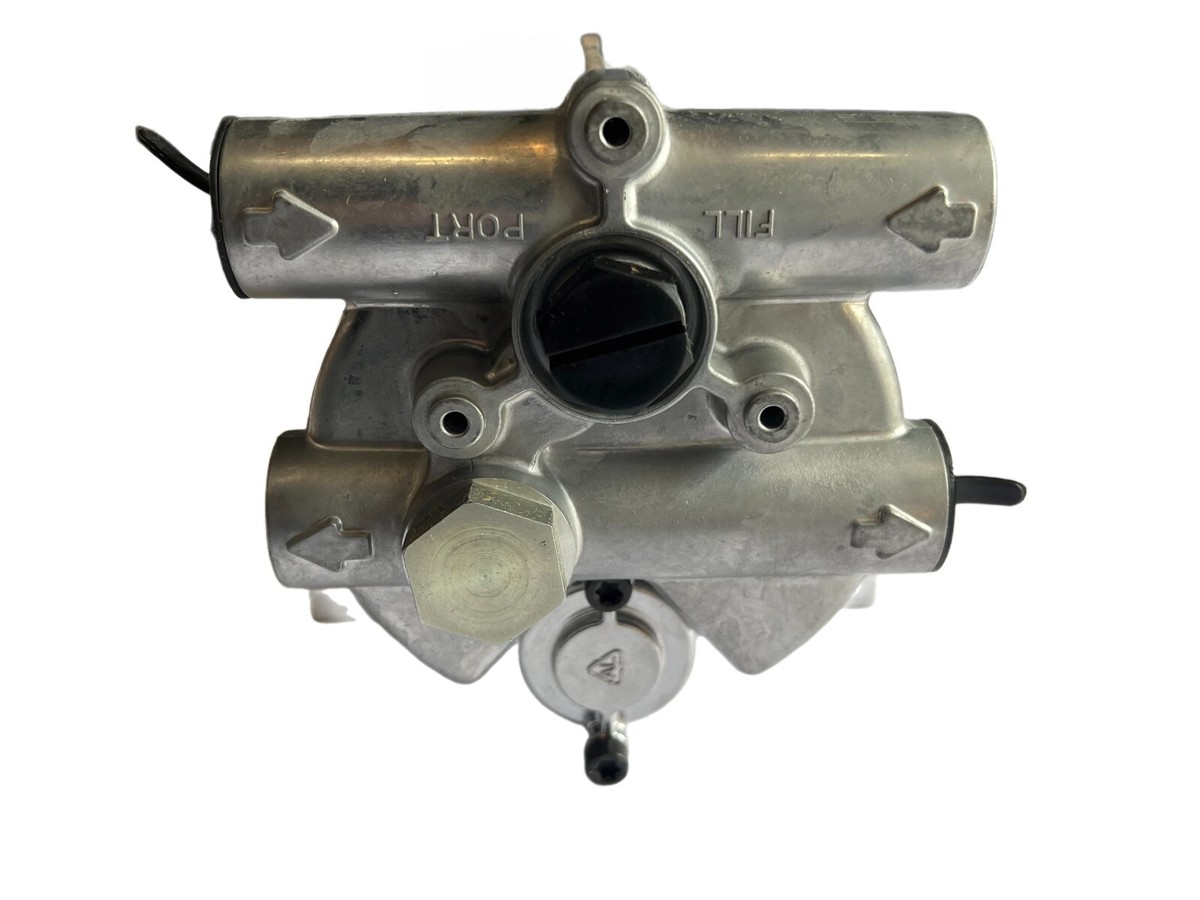 OEM Original Daimler Detroit Fuel Water Separator Pump 03 OEM Original Daimler Detroit Fuel Water Separator Pump 03