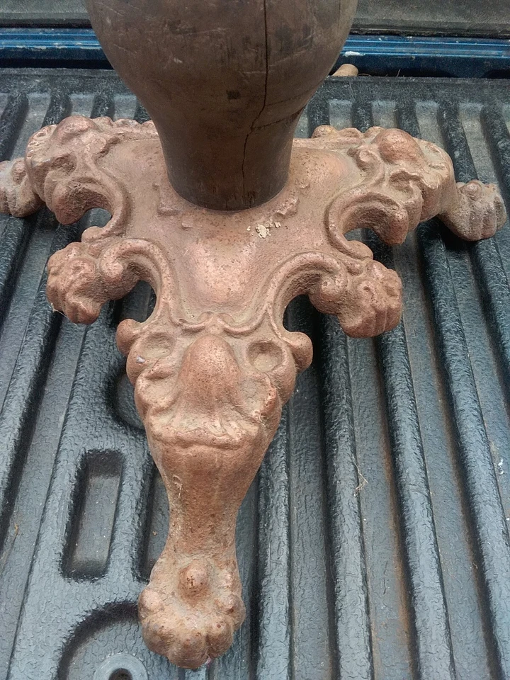 Antique 3 Legs Ornate Victorian Cast Iron Table Base Plant Stand Flag Holder Etc - Image 4 of 4