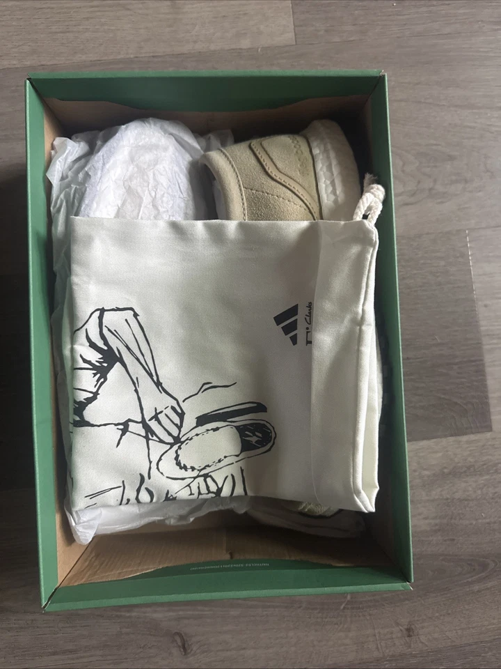 Kith 8th St Wallabee x Adidas Ultraboost x Clarks Talla 9) JR6729 Foto 4 de 4