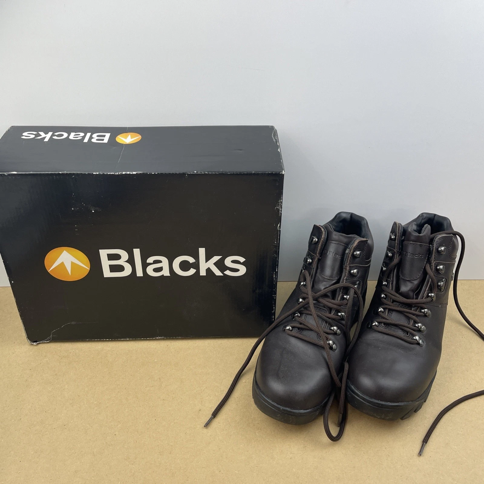 Men’s Blacks Kilimanjaro Brown Leather Hiking Boots Size 7