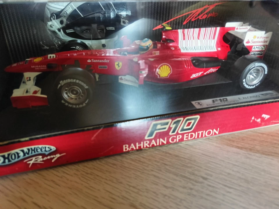 Modellino Hot Wheels Racing Scala 1/18 Ferrari F10 Bahrain GP Alonso - Immagine 3 di 4