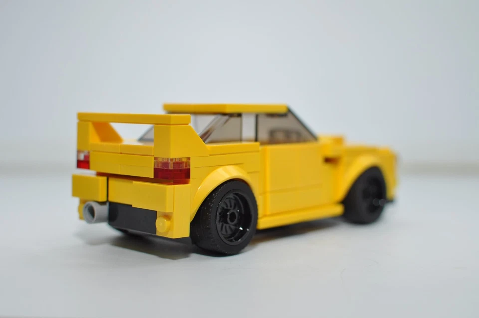 WRX sti Amarillo Bugeye Modelo Personalizado Construido y Compatible con Ladrillos LEGO® Foto 3 de 4