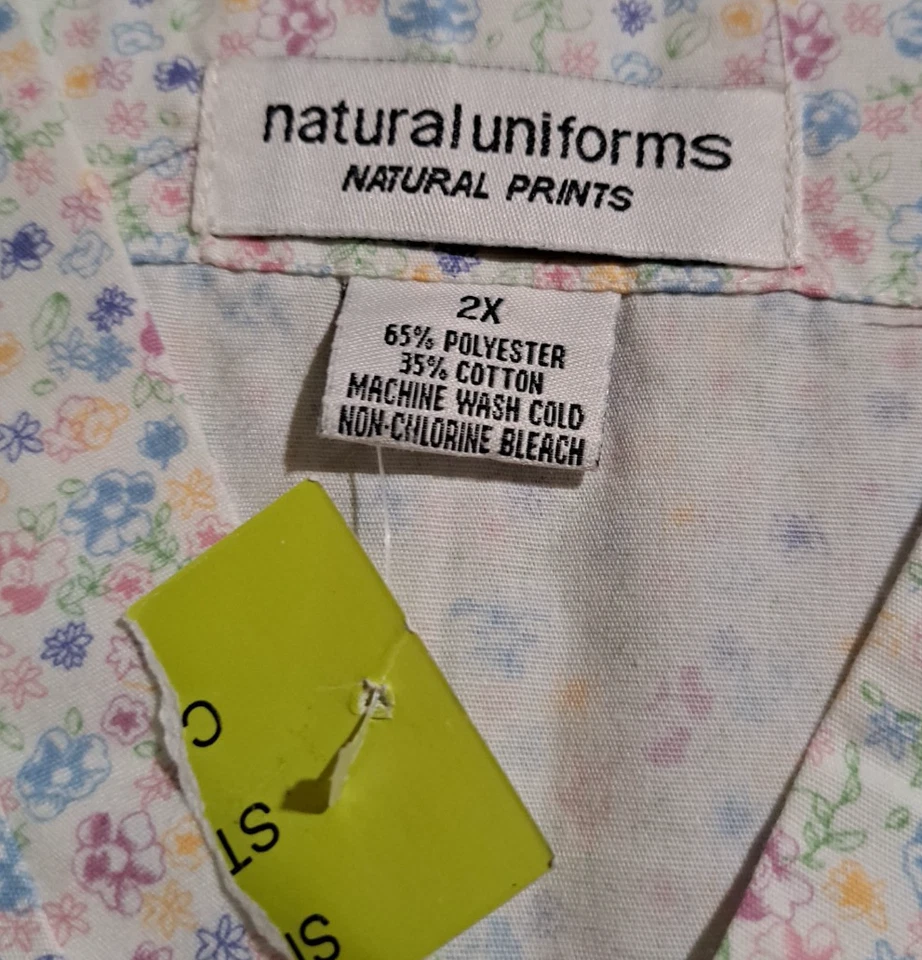 Natural Uniforms Women's Floral Short Sleeve Medical Scrub Top / Size 2X - Image 3 of 4