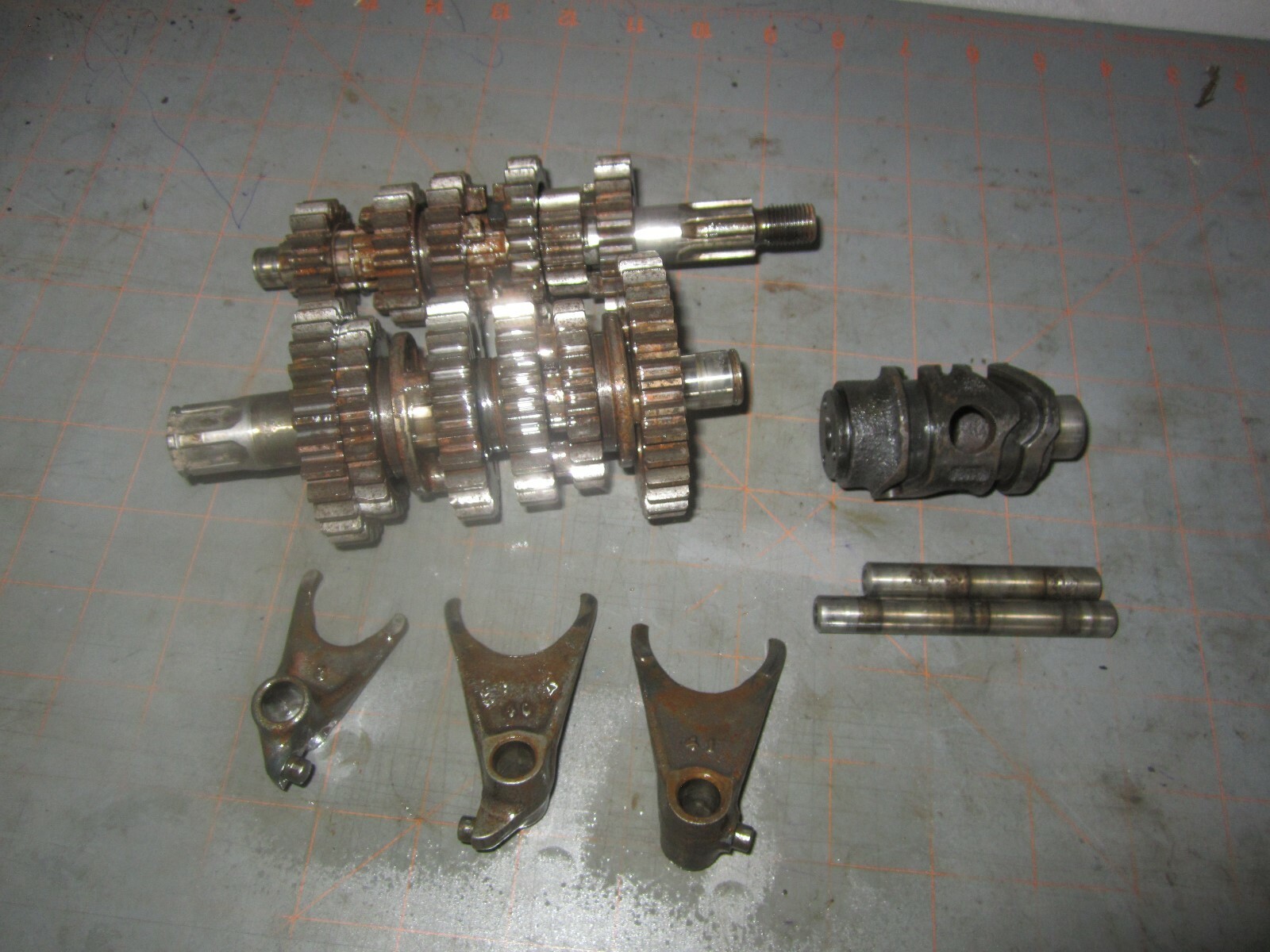 KX80 TRANSMISSION GEAR BOX SHIFT FORK DRUM SHAFT 88 89 90 91 92 93 94