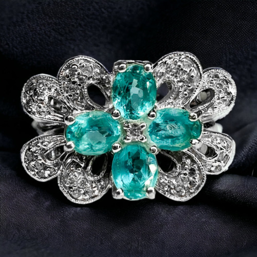 Paraiba apatite and white - Gem