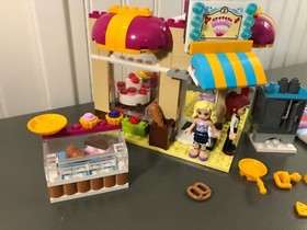 Lego Friends Downtown Bakery Cafe #41006 100% Complete w/ Minifigures Instruct