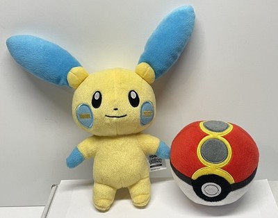 Tomy Pokemon 2015 Minun Plush Stuffed Animal Nintendo + POKE BALL Figure Lot