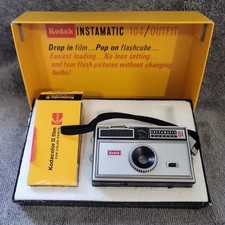 Vintage 1960s Kodak Instamatic 104 Outfit Camera W/Strap No Flash Cube