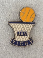 Pin’s Basket Club JAV Vichy Jeanne D’arc Ballon Panier Filet Signé Beraudy Vaure