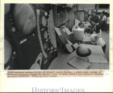 1989 Press Photo Woodland Elementary School students at Space Science Fair