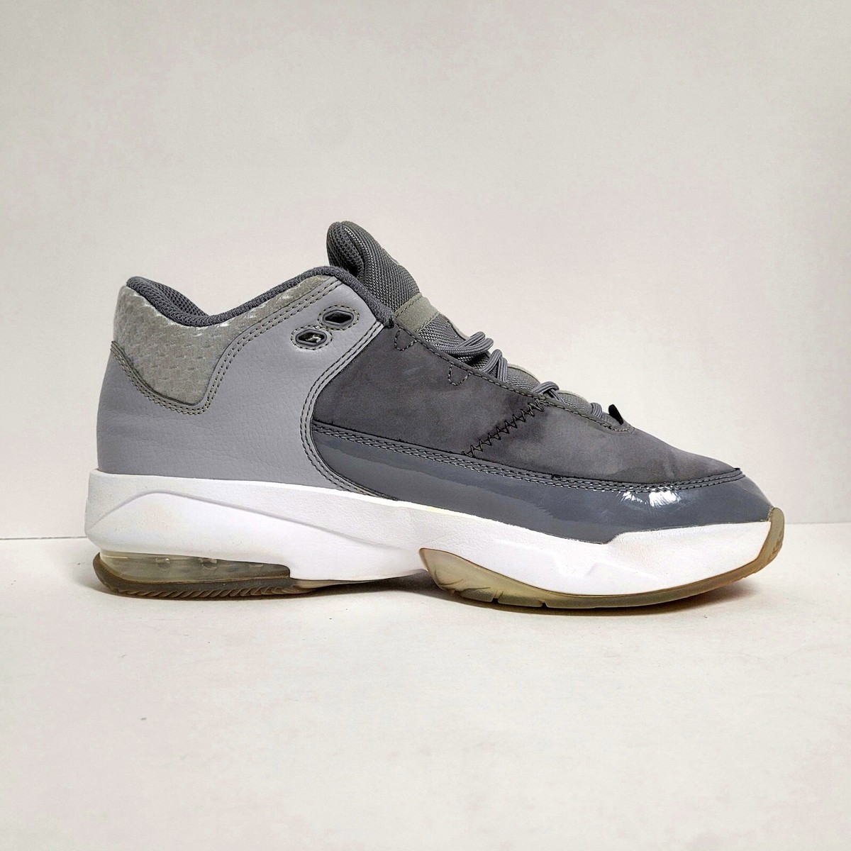 Nike Air Jordan Max Aura 3 Wolf Grey CZ4167-005 Sz 7.5 Men's 9