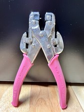 We R Memory Keepers 70907 Crop-A-Dile Hole Punch Eyelet Setter 3/16 1/8 PINK