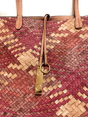 Lou Lou Vegan Leather Tote Woven Texture Pattern - Picture 6 of 7