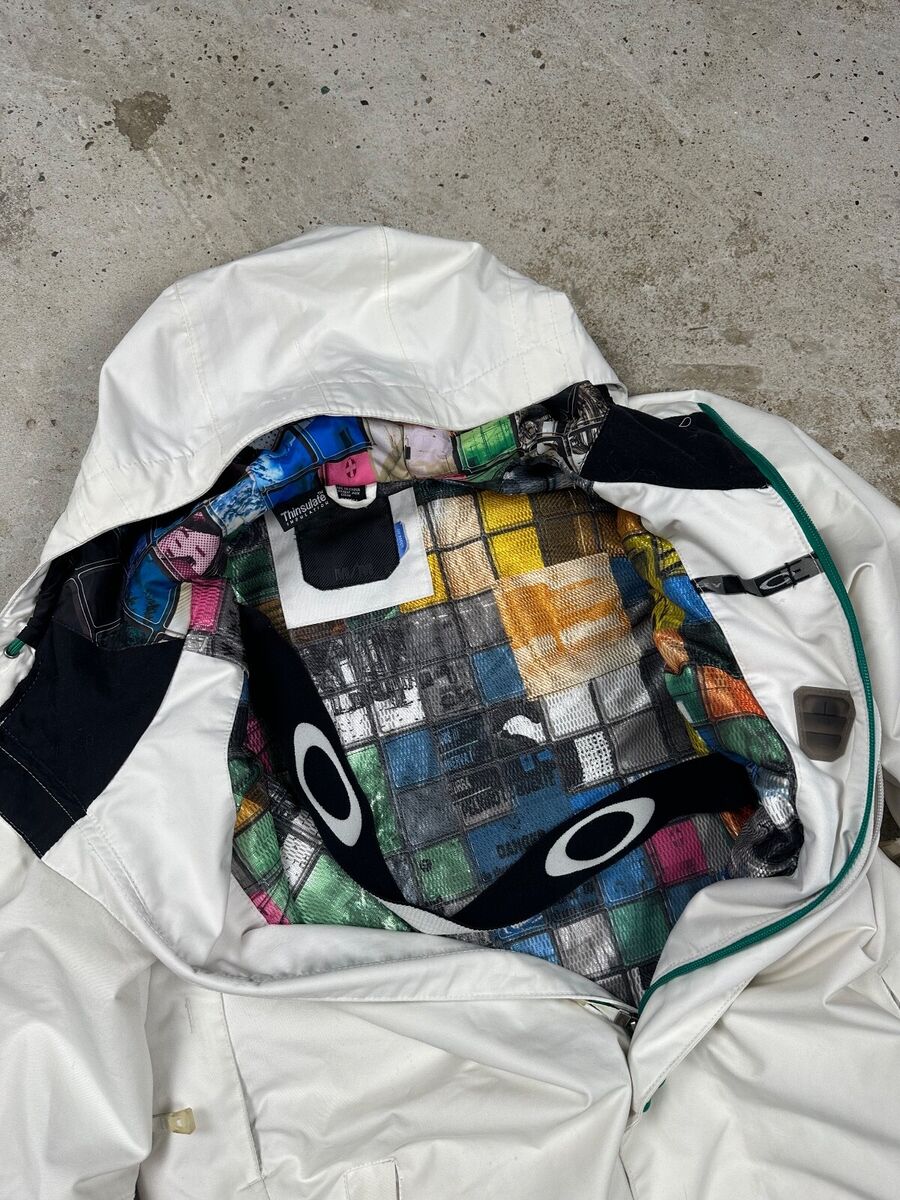 Vintage Y2K Oakley Ski Snowboard Loose Fit Jacket Multi Logo Vintage Y2K Oakley Ski Snowboard Loose Fit Jacket Multi Logo