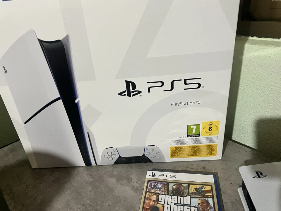 Sony PlayStation 5 Slim, foto 2 de 4