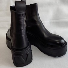 () VALENTINO Side Gore Boots (Women s)