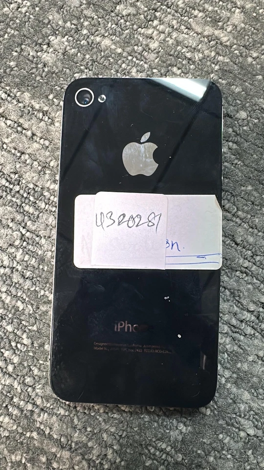 Apple iPhone 4 A1349 Verizon Not Turning on Phone for Parts Only - Image 2 of 2