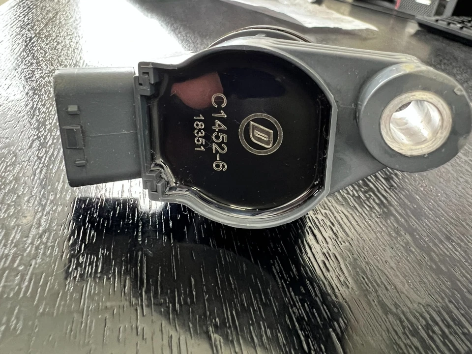 Bobina de encendido Toyota OEM para Lexus RX 330   Foto 3 de 4