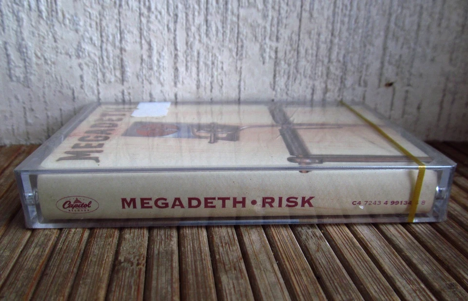 Megadeth – Risk - Cassete UKR License ! NEW SEALED ! - Image 3 of 3