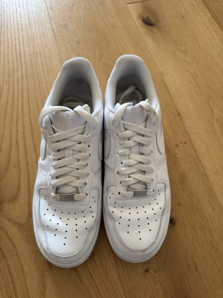 Size UK 8 - Nike Air Force 1 Low '07 White Mens, photo 3 of 5