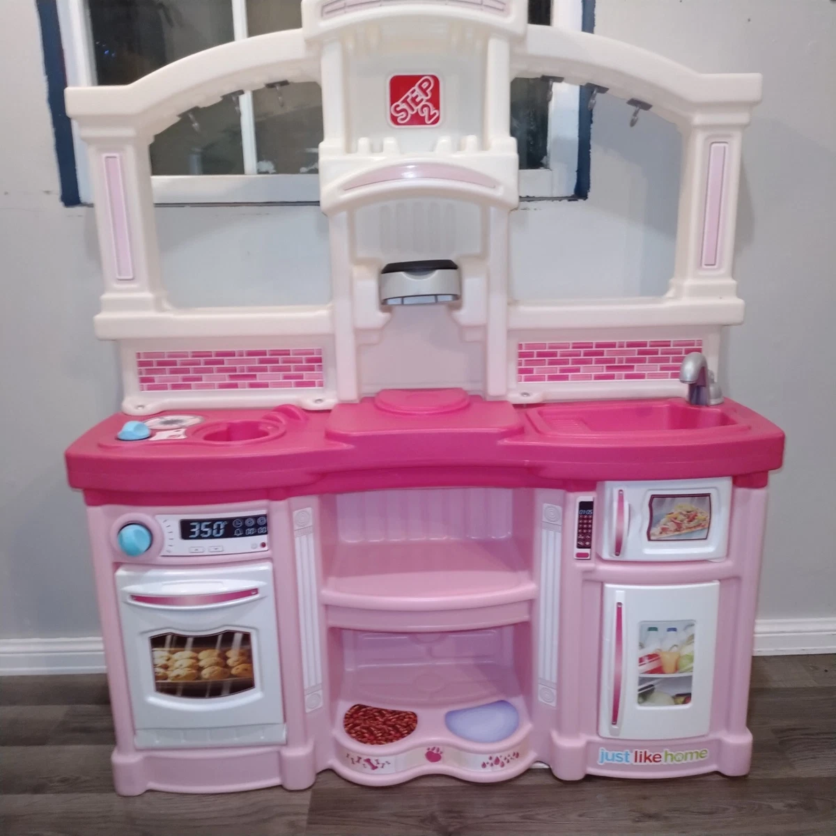 Step2 Fun with Friends Kitchen  Pink Kitchen with Realistic