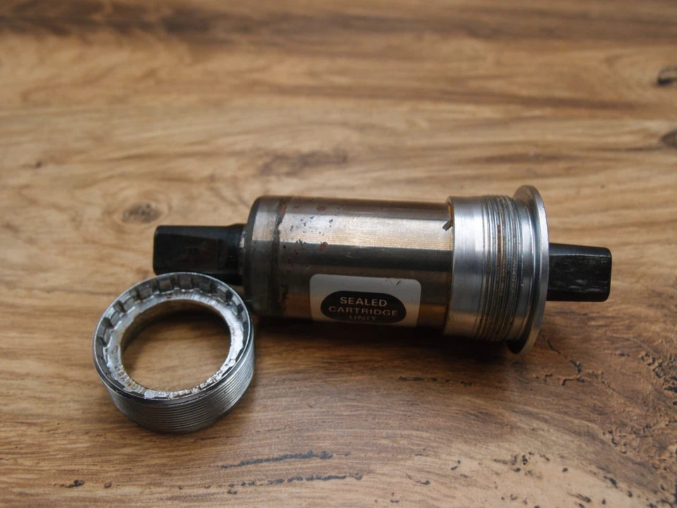 1994 vintage MTB bottom bracket Shimano Deore BB-UN51 Japan 107 mm BSA / 68 mm - Image 4 of 4