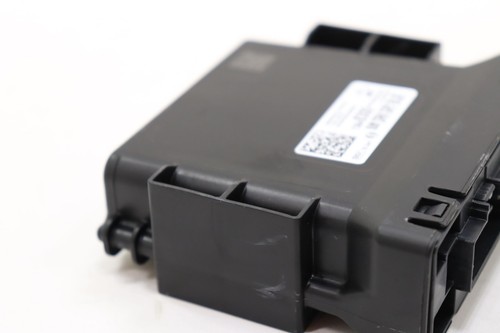 Módulo de control de puerta de enlace de datos serie Cadillac XT5 2022-2025 OEM 13548300 - Imagen 7 de 13