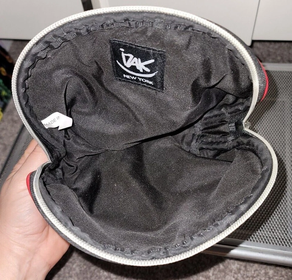 IZAK NEW YORK FRENCH FASHION GIRL PLASTIC ZIPPERED COSMETIC MAKEUP BAG - Image 4 of 4