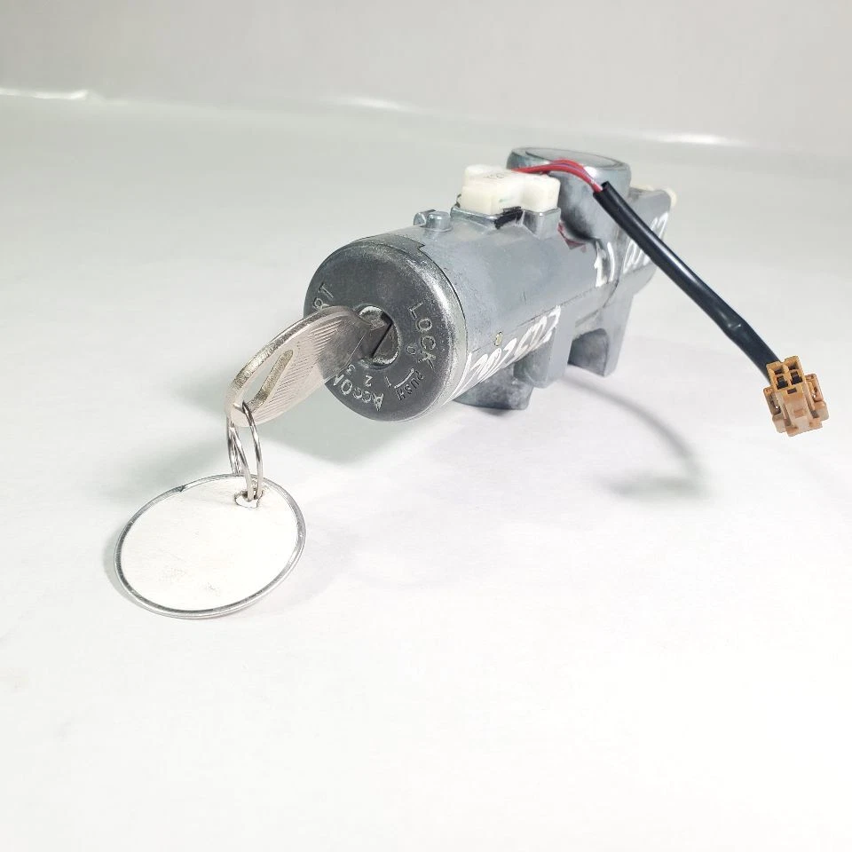Interruptor de encendido con llave OEM 2002 Nissan Sentra Foto 3 de 4
