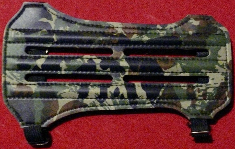 Mossy Oak Hunting Archers Arm Guard Bow Protection w/ 2 Adjustable Straps - Camo - Image 2 of 4
