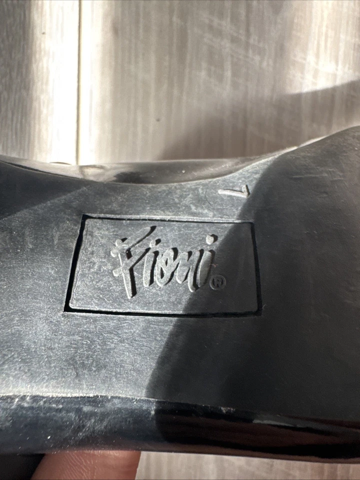 Zapatos de tacón alto Fioni negros de charol sintético zapatos Stiletto 62642-04 talla 7 Foto 3 de 3