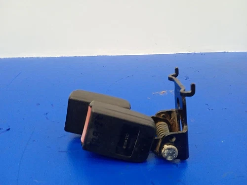 K9K724 Gancio Cintura Sicurezza Post. Sinistra per RENAULT MEGANE II CLA 1033726 - Foto 1 di 7