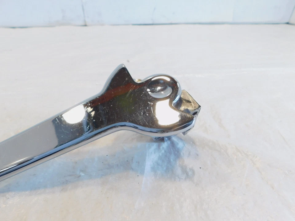 Reposapiés ajustables para pasajero trasero Harley Road King & Electra Glide Foto 2 de 4