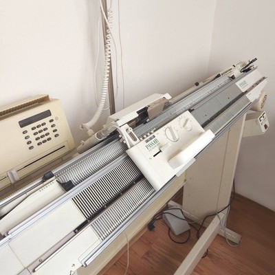 PASSAP E6000 Electronic Knitting Machine   Excellent Condition
