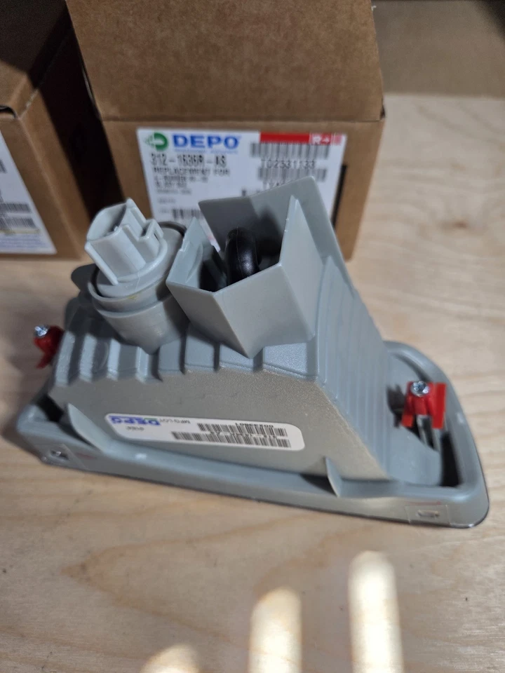 Lámpara direccional delantera DEPO 312-1636R-AS OEM 81520-35260 para Toyota 4runner Foto 4 de 4