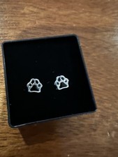 paw print Stud earrings