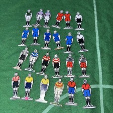  24 Subbuteo Zelluloid gemischt Ersatzteile Ref 8,9,10,11,20,29,38,40,41,42,45,47 & 48