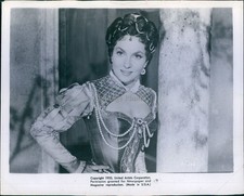 1953 Actor Gina Lollobrigida Italian Errol Flynn Crossed Swords 8X10 Photo