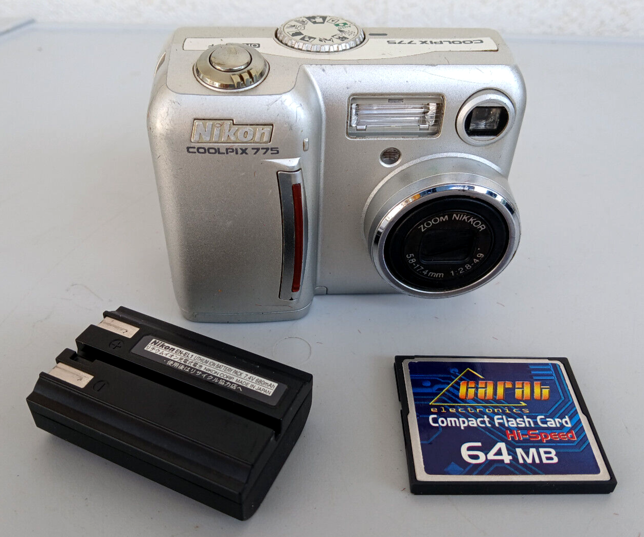 Nikon Coolpix 775 2.0MP Digital Camera