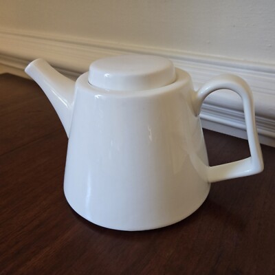 Ciroa 2 Cup Teapot ''Tappas'' White Porcelain Designed In Australia RARE