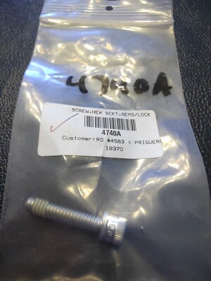 1 NOS OEM Harley Davidson 1/4