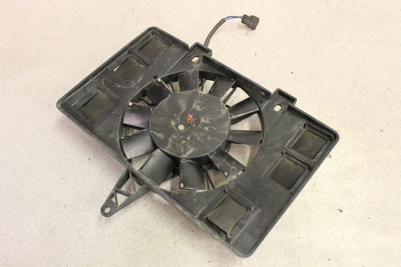 Triumph Rocket Radiator 2006 Triumph Rocket III Classic 3 ENGINE RADIATOR COOLING FAN 06 SHROUD ...