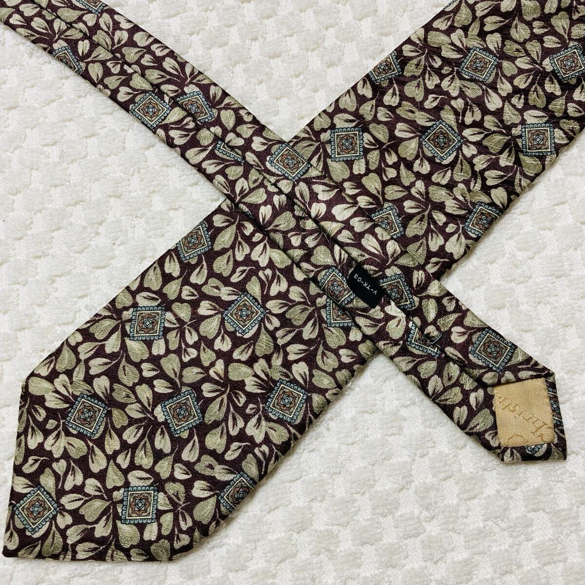 Excellent Condition Christian Dior Tie Petal Jewelry All Over Pattern 100 Silk B thumbnail 5